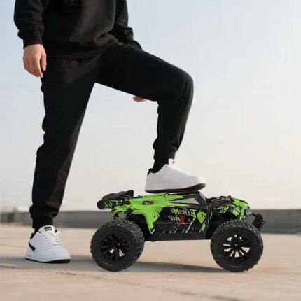High-Speed 1:18 Scale Remote-Controlled Off-Road Monster Vehicle with Durable Body for Versatile Terrain