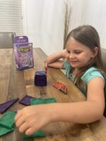 Crayola Mini Magnetic Pip-Tiles - 24-Piece Glitter Building Set for Kids, STEM Travel Toys for Ages 3+ - Image 9